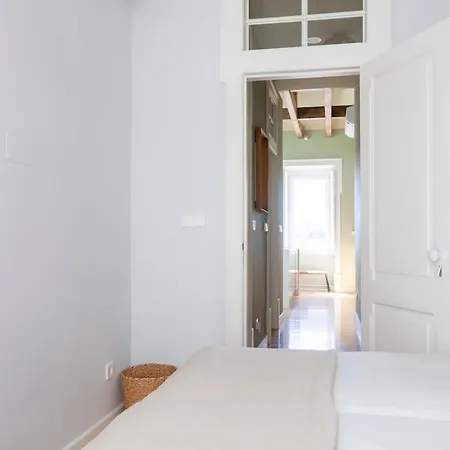 Apartment With Stunning Views In Alfama *