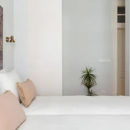 Apartment With Stunning Views In Alfama