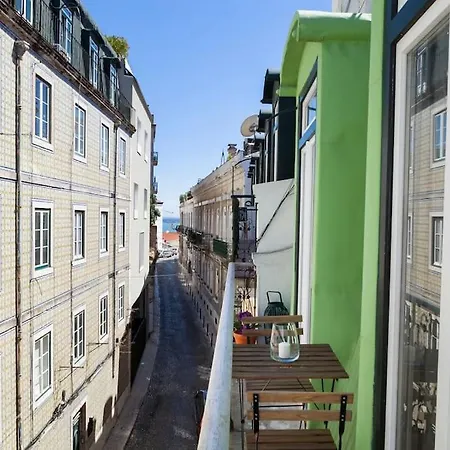 Apartment With Stunning Views In Alfama Lisbon