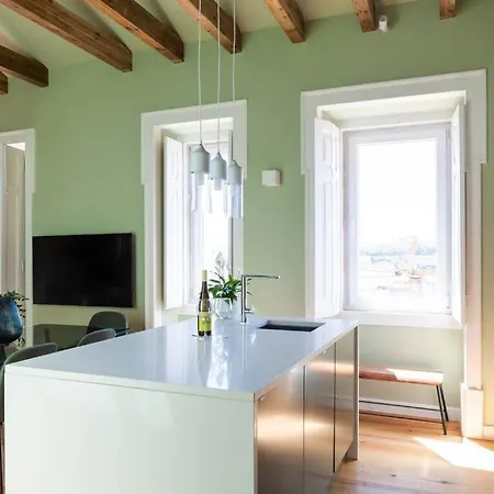 With Stunning Views In Alfama * Lisboa